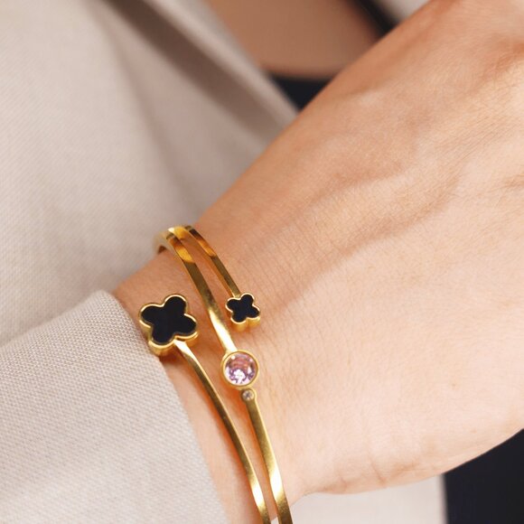 Chic Tulip-Inspired Bangle with Sparkling Diamond Accents - Picture 4 of 4